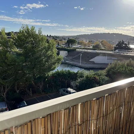 Aig_183 Renove Avec Terrasse Et Vue Exceptionnelle Sur La Marina, L'etang Et Le Village De דירה